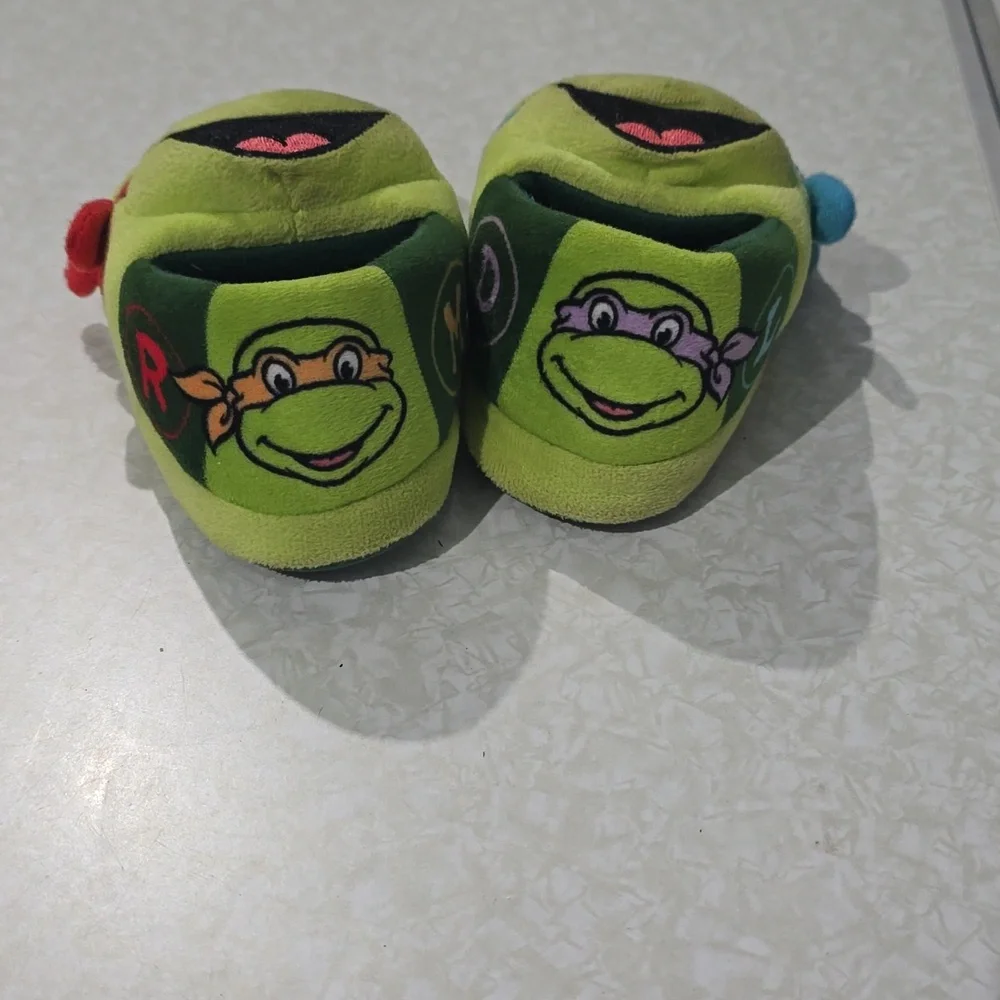 Teenage Mutant Ninja Turtle Slippers Size‎ 7/8
